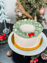 Load image into Gallery viewer, Holiday Wreath Cake
