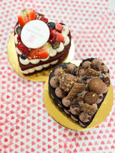 Load image into Gallery viewer, Valentine Mini Heart Cake
