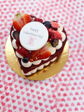 Load image into Gallery viewer, Valentine Mini Heart Cake
